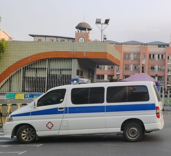 厦门救护车出租护送骨折病人一公里多少钱